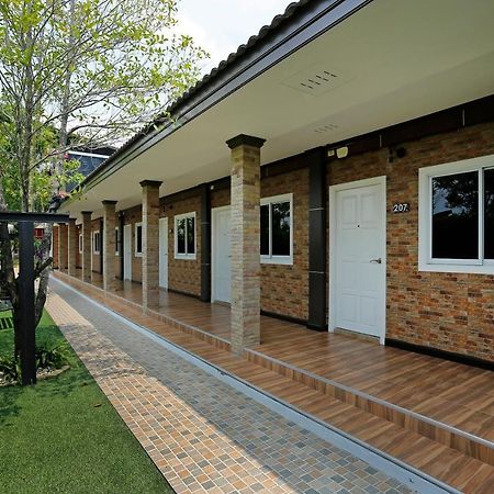 The Vega Resort 春武里 外观 照片