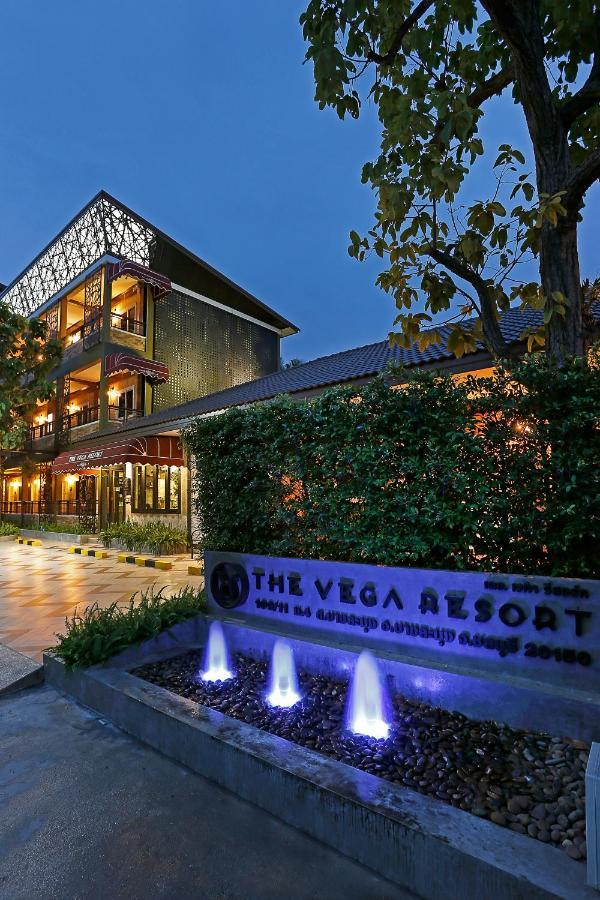 The Vega Resort 春武里 外观 照片